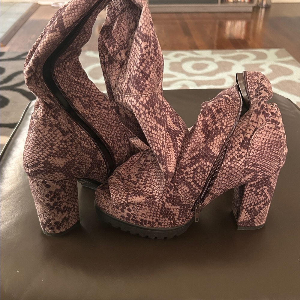 Snakeskin Patterned High block Heel Boots